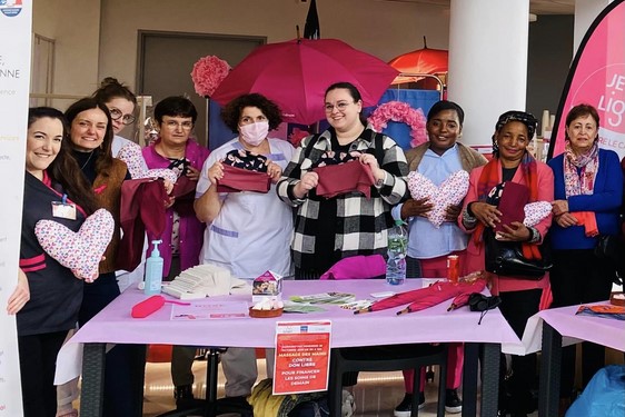 Octobre rose : Solidarité de l'atelier couture auprès de l'hôpital de Mainvilliers